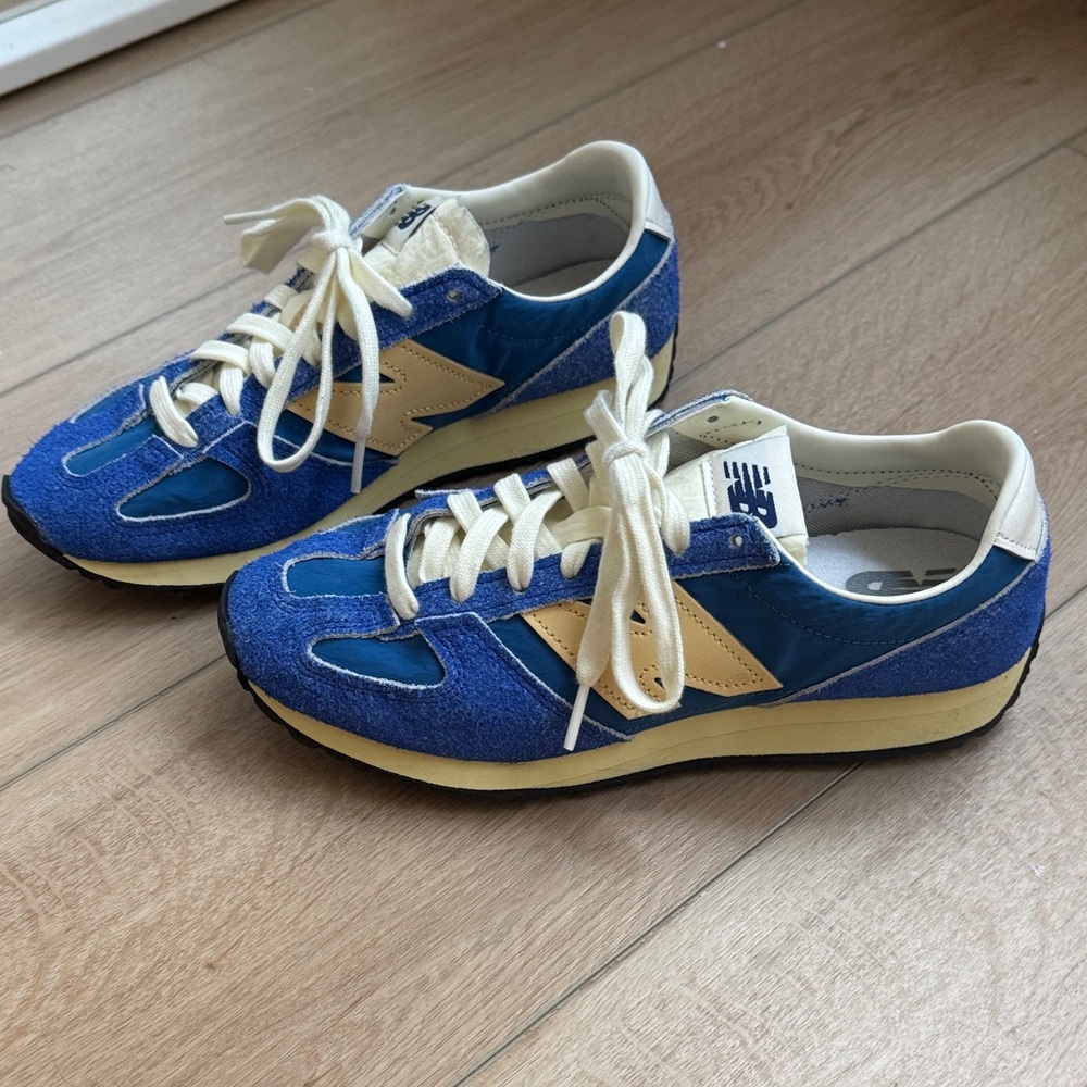 New Balance women’s 8.5 sneakers